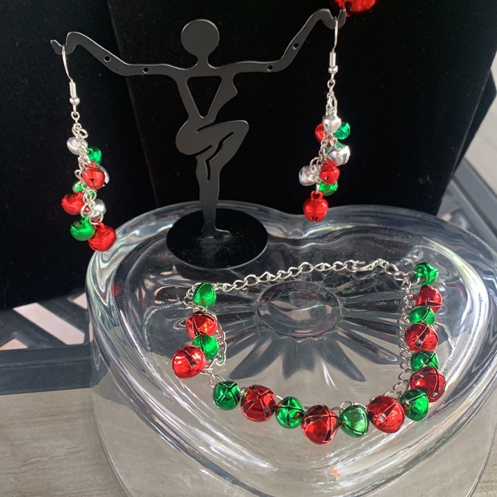 1218.🎄Christmas Jingle Bells Necklace, Bracelet and Earrings Jewelry Set